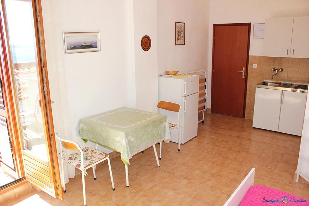 Studio Apartment In Pisak With Sea View, Balcony, Air Conditioning, Wi-Fi Eksteriør billede